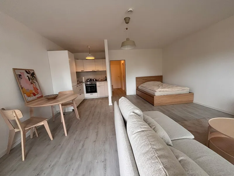 Alltagstauglicher Erstbezug mit Balkon in Berlin Friedrichsfelde — photo 1